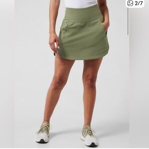 Athleta Fairway Golf skort in Light Green/ Sage - size Small